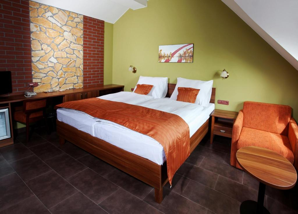 Pokoj 31,32,33,16,24,25