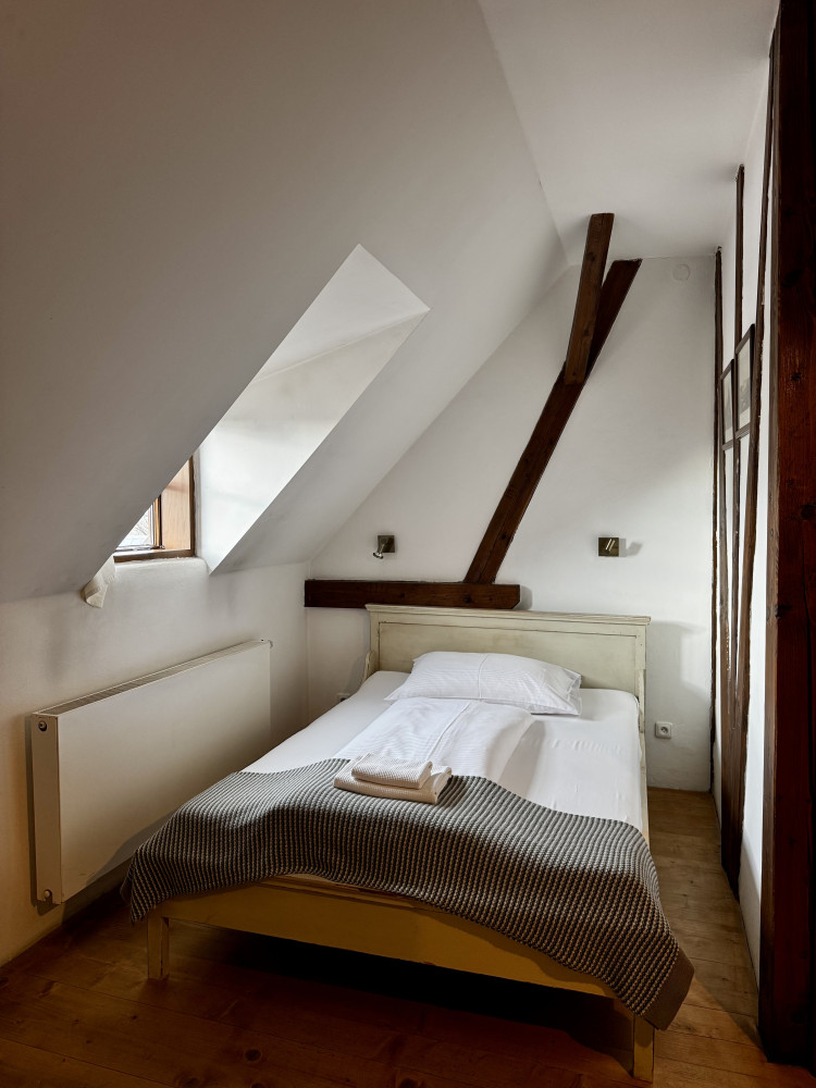 Podkrovní pokoj malý