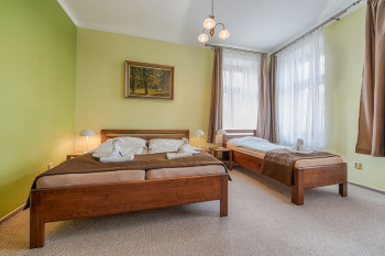 Třílůžkový pokoj