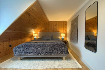 triluzkovy-apartman-manzelska-postel