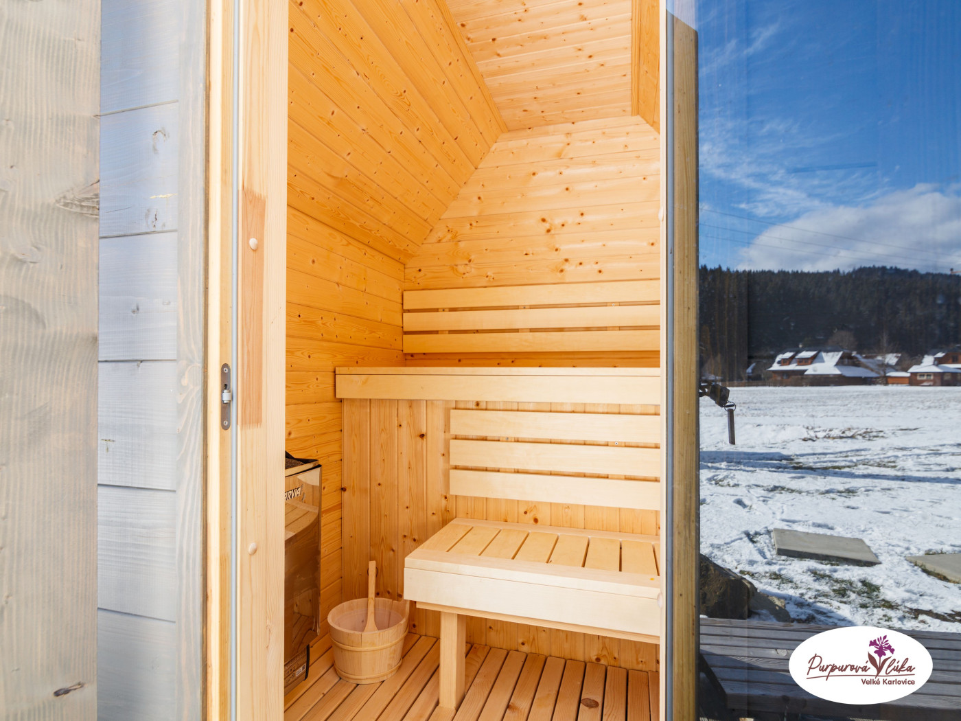 Purpurová luka_postel_kota sauna_detail