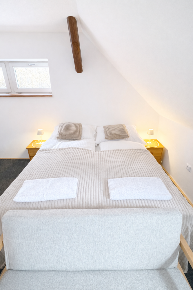 6DBD84F1-1C90-4B0C-81B2-3ADB7A0E7F04