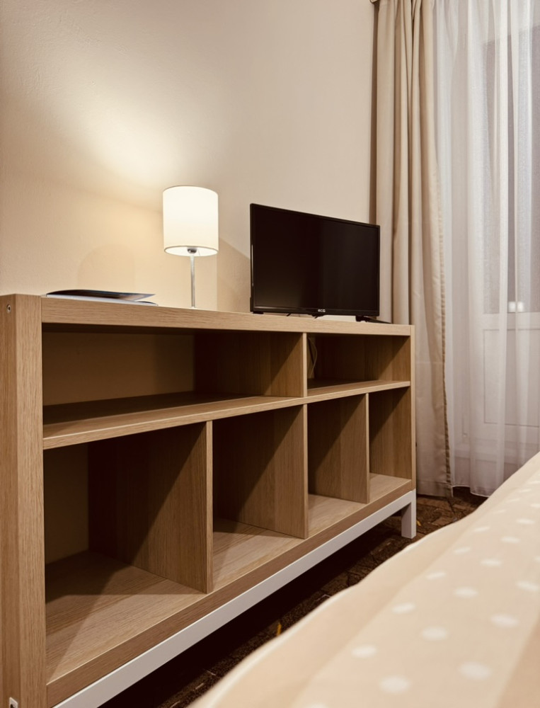 90C4F2DD-4A8B-43F9-9D26-B3F900A8D207_1_105_c