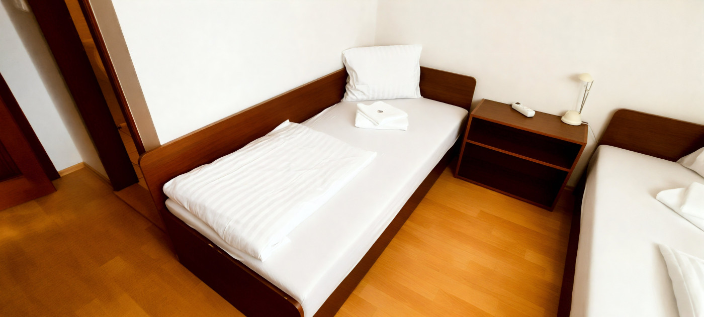 Dvoulůžkový pokoj s oddělenými postelemi